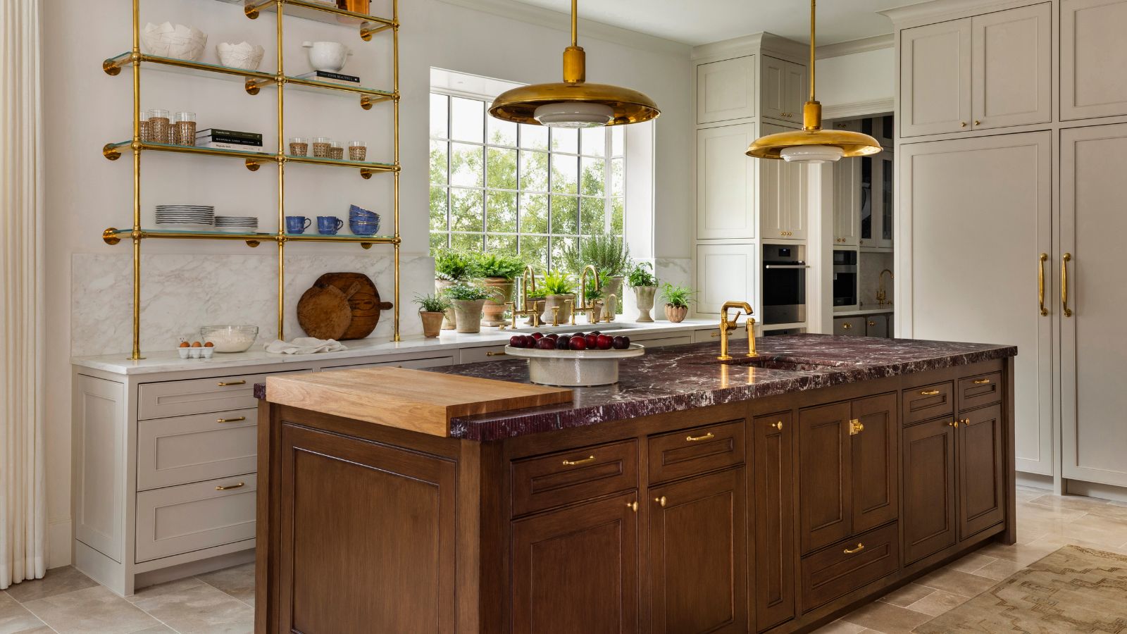 2025 Dallas Kitchen Trends: Warm Woods, Curved Islands, and Earthy Tones for Texas Homes